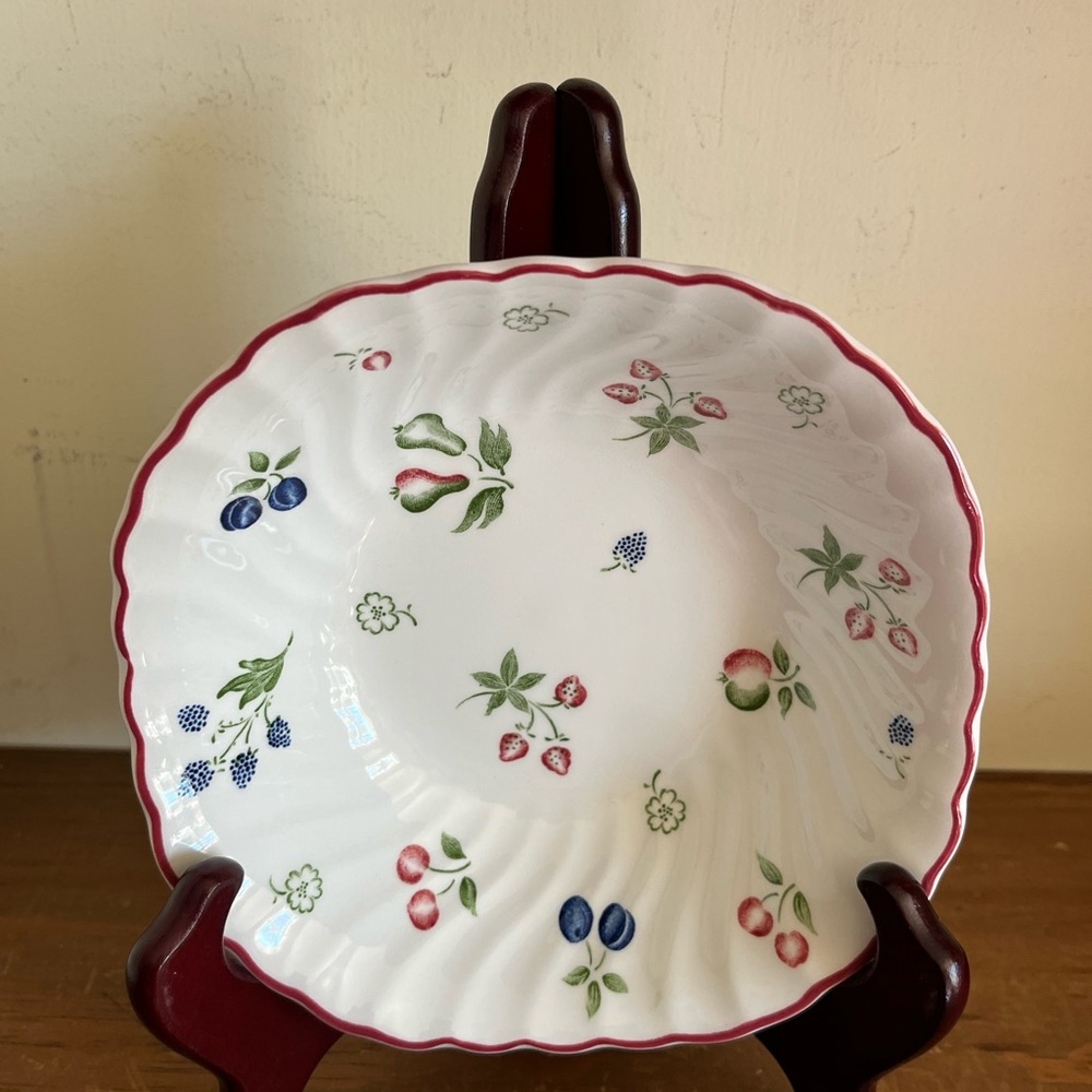 Set of Two Johnson Brothers England Sweetbriar Square Cereal Bowls